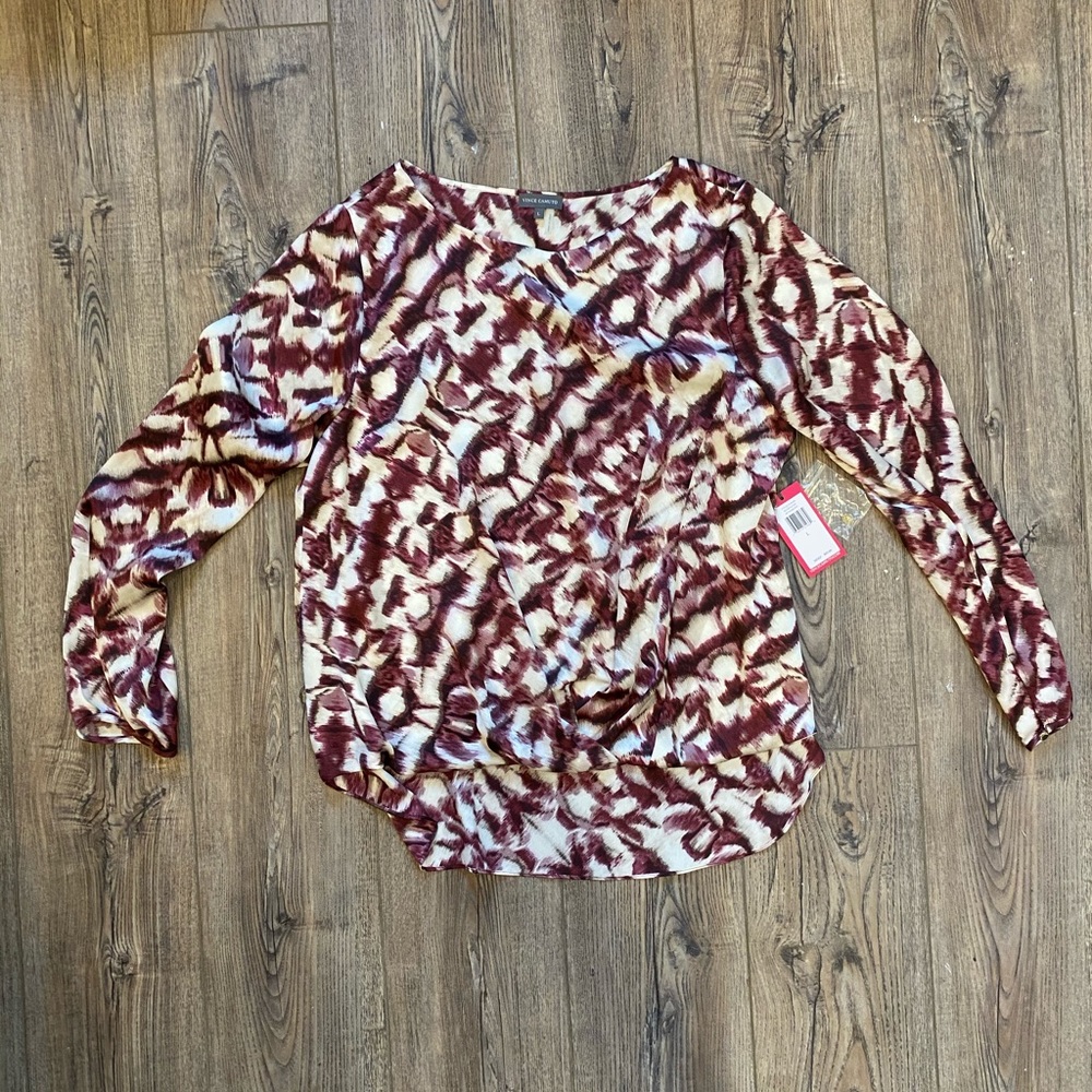 “Vince Camuto”Silky Pattern Quarter Sleeve Blouse